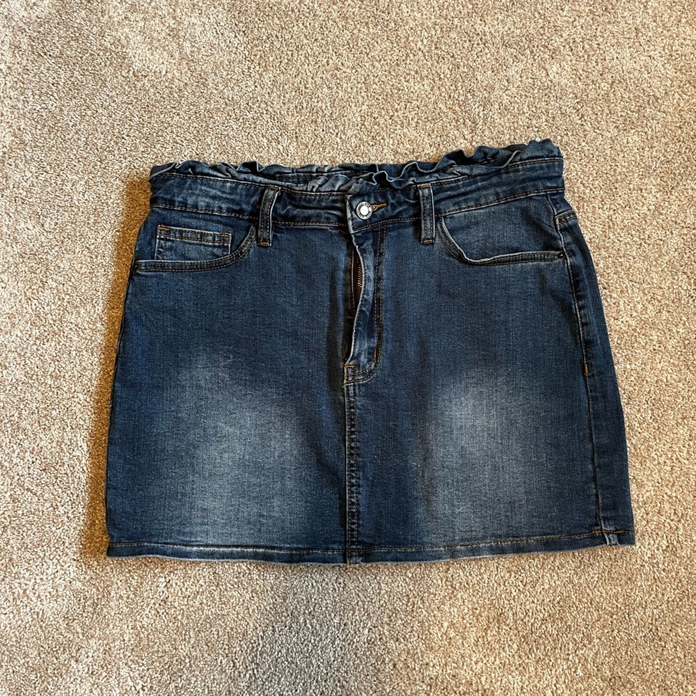 Size Large Denim skirt